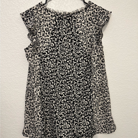 Motherhood Maternity Black and White Floral Patterned Blouse - Picture 5 of 5